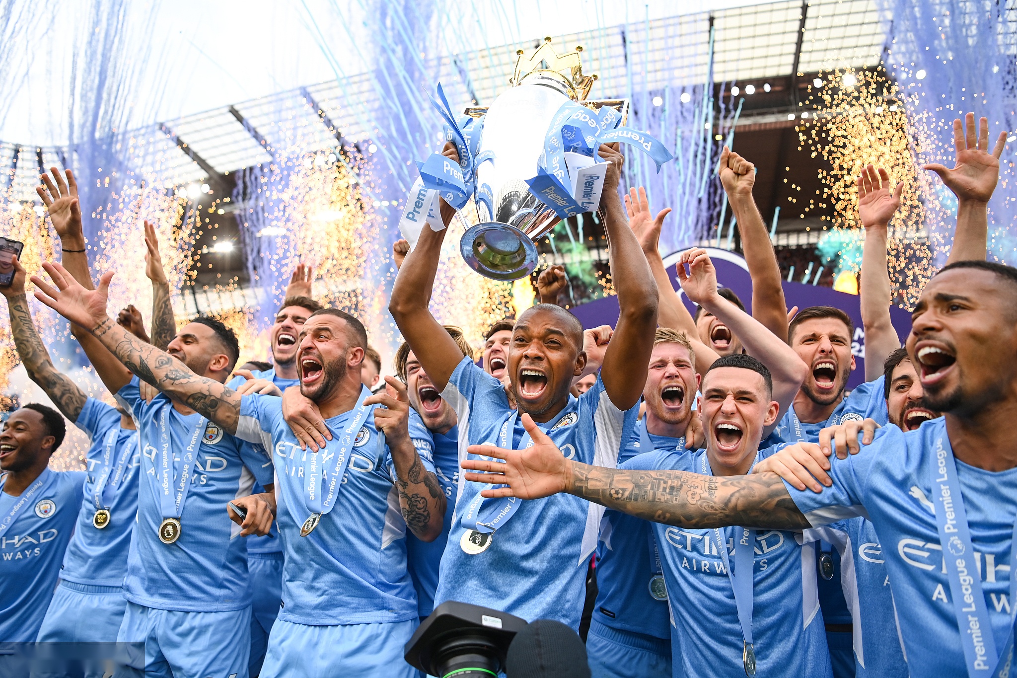 三分应声入 三分应声入